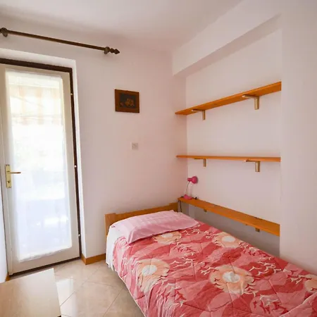 Vinka 3 Mit Balkon By Interhome