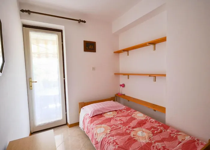 Vinka 3 Mit Balkon By Interhome